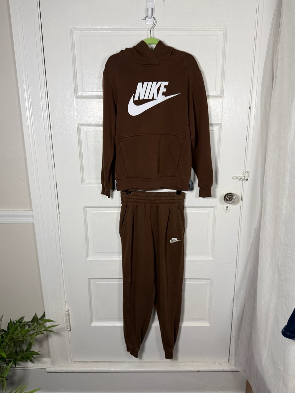 Nike Kids Brown Hooded Sweatshirt & Jogger Sweatpants Matching Set M Loungewear